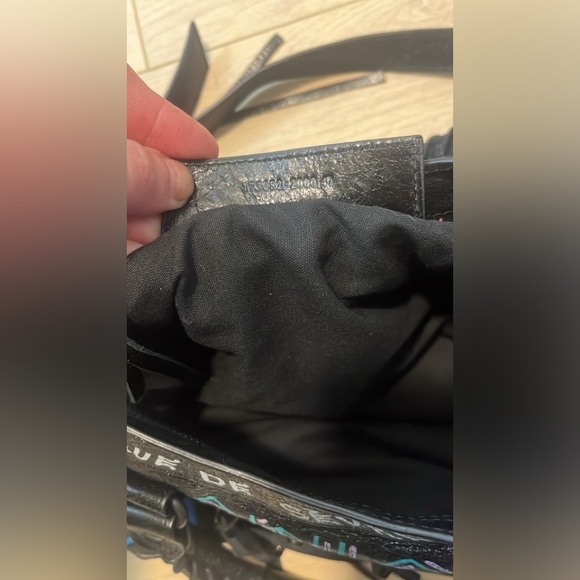 Thrifted graffiti City bag , unsure? - Picture 6 of 8